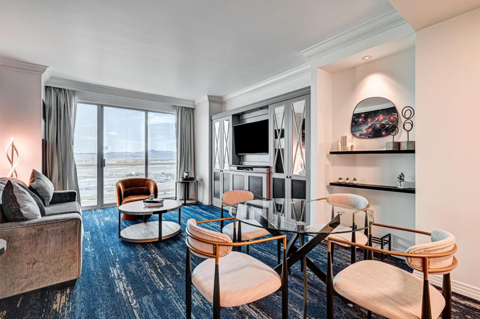 Suite Hub LV HIGH floor Sphere view MGM Signature photo 26