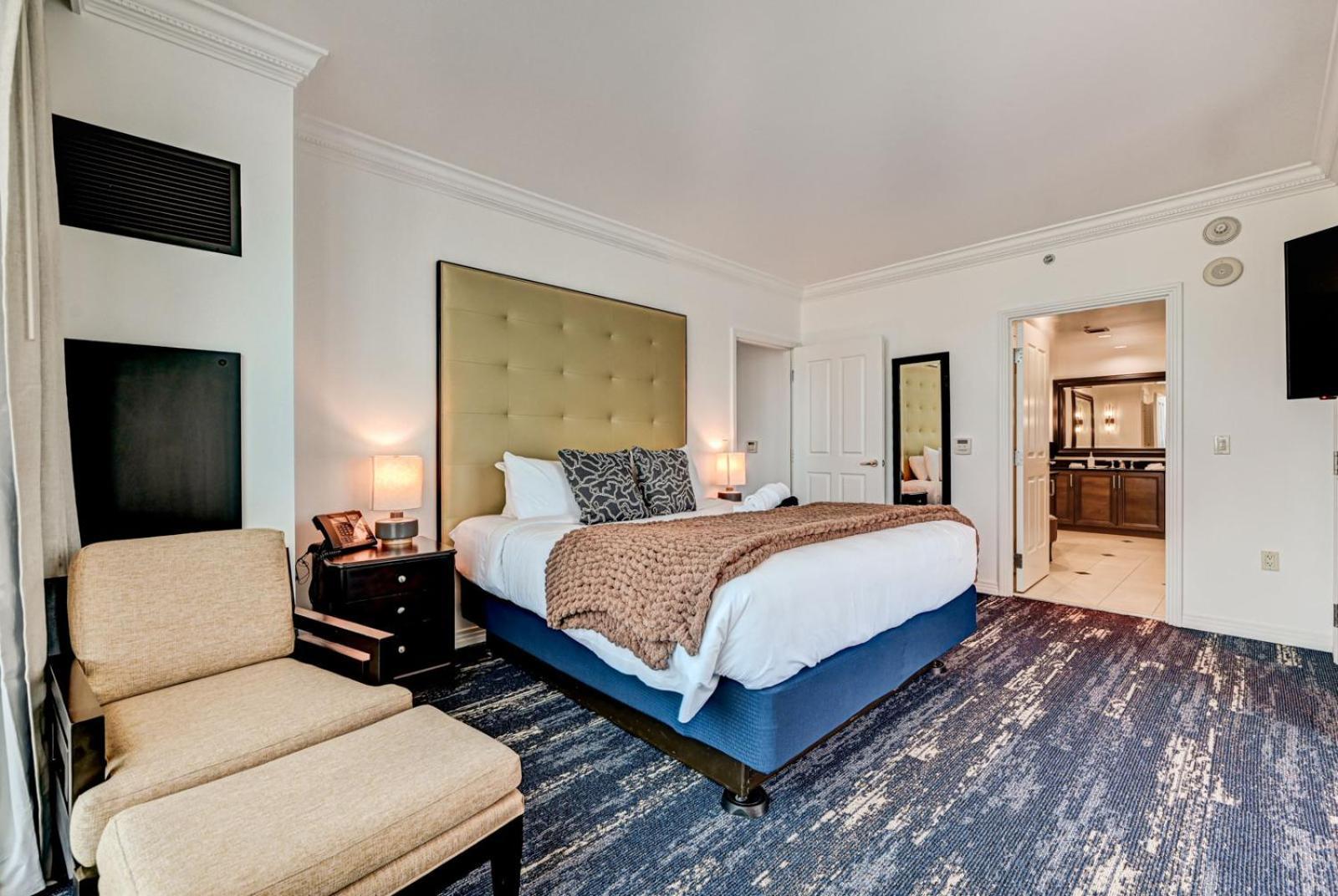 Suite Hub LV HIGH floor Sphere view MGM Signature photo 45