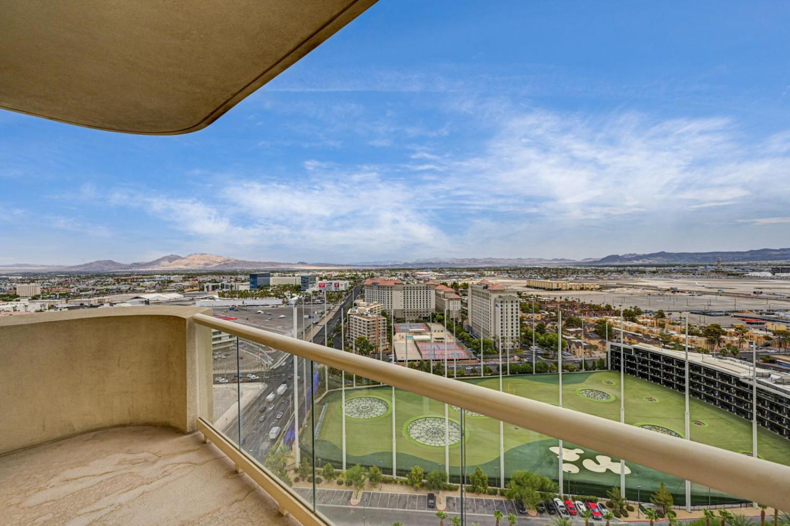 Suite Hub LV HIGH floor Sphere view MGM Signature photo 17