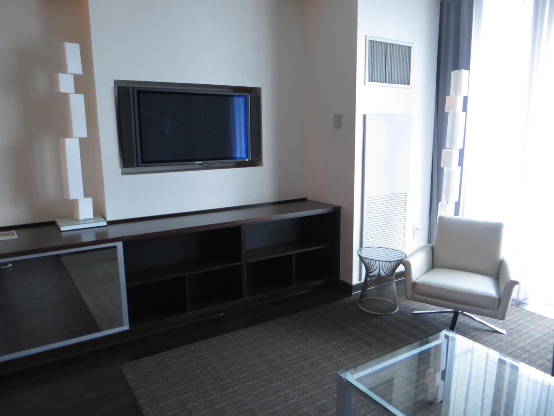 Palms Place 33rd Floor with Mountains Views photo 6