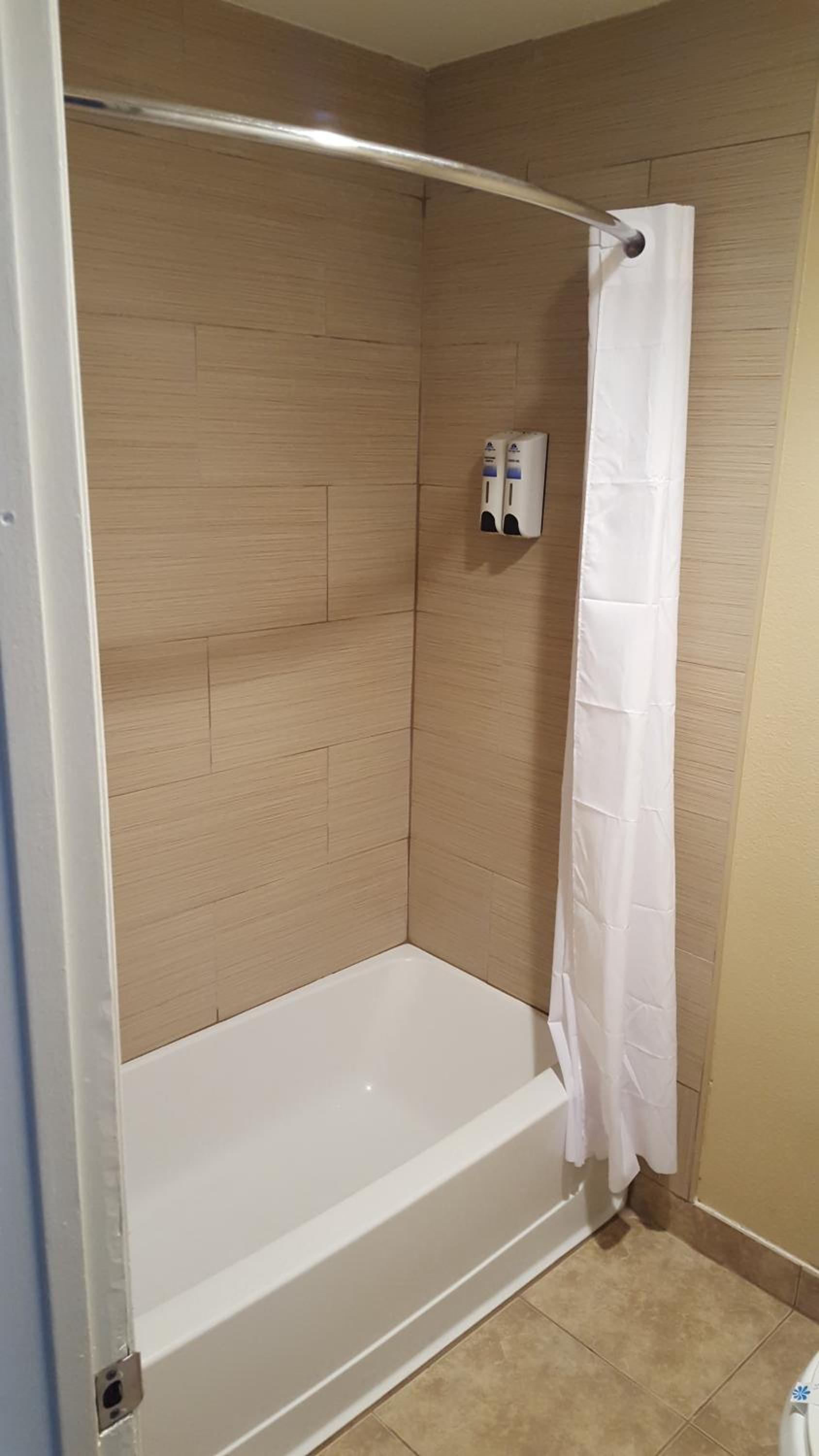 Anaheim Astoria Inn & Suites photo 6