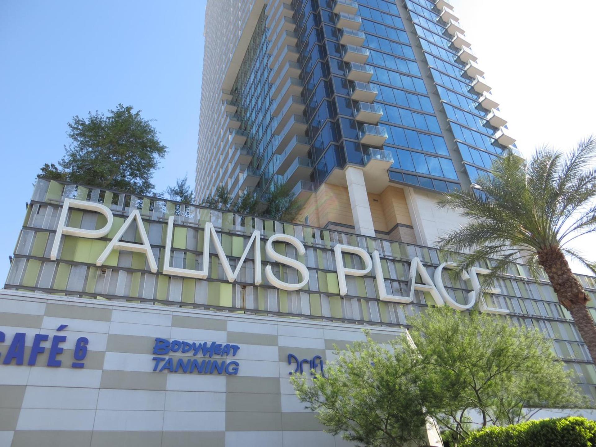Palms Place 33rd Floor with Mountains Views photo 1