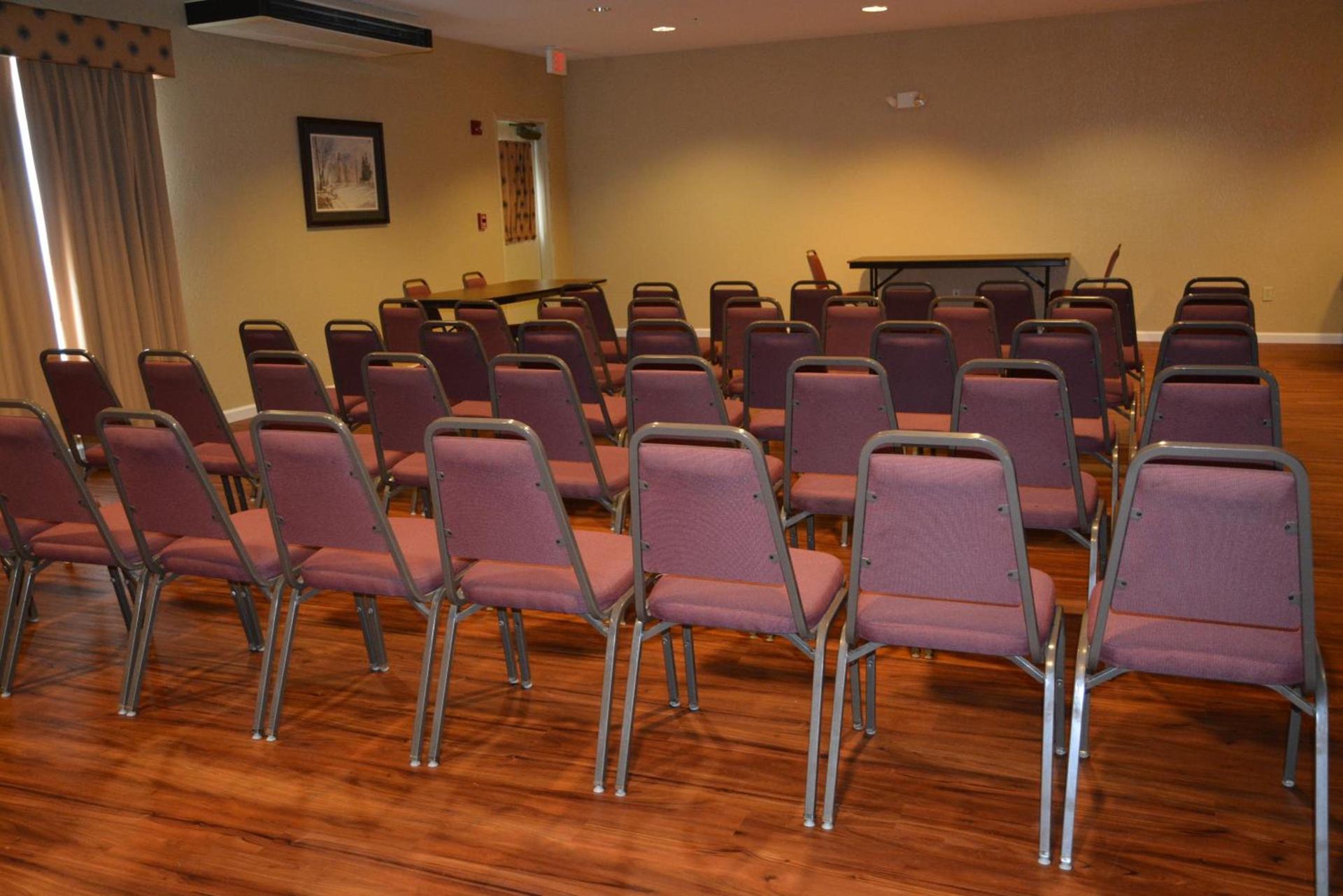 Countryside Inn and Suites photo 10
