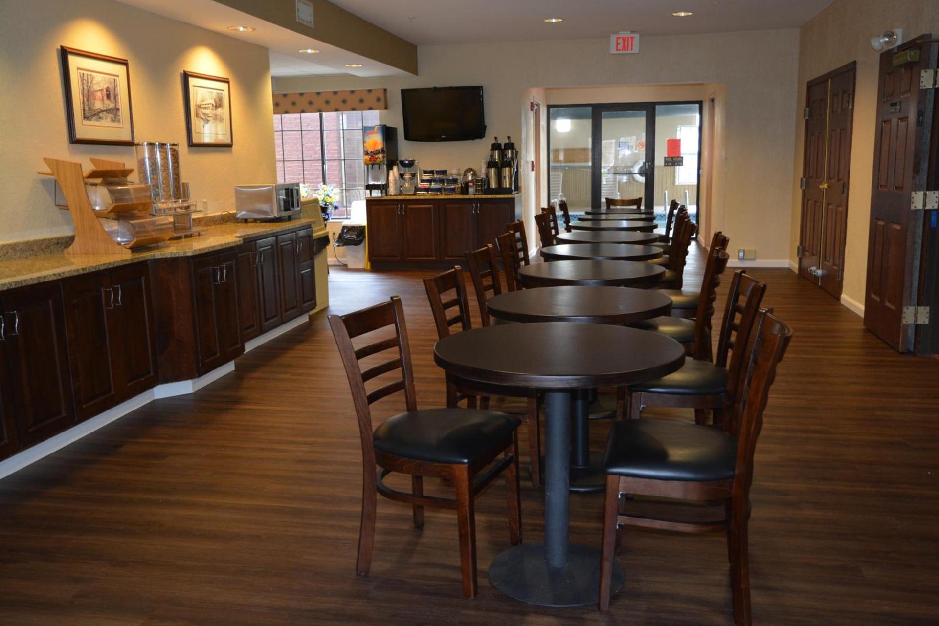 Countryside Inn and Suites photo 11