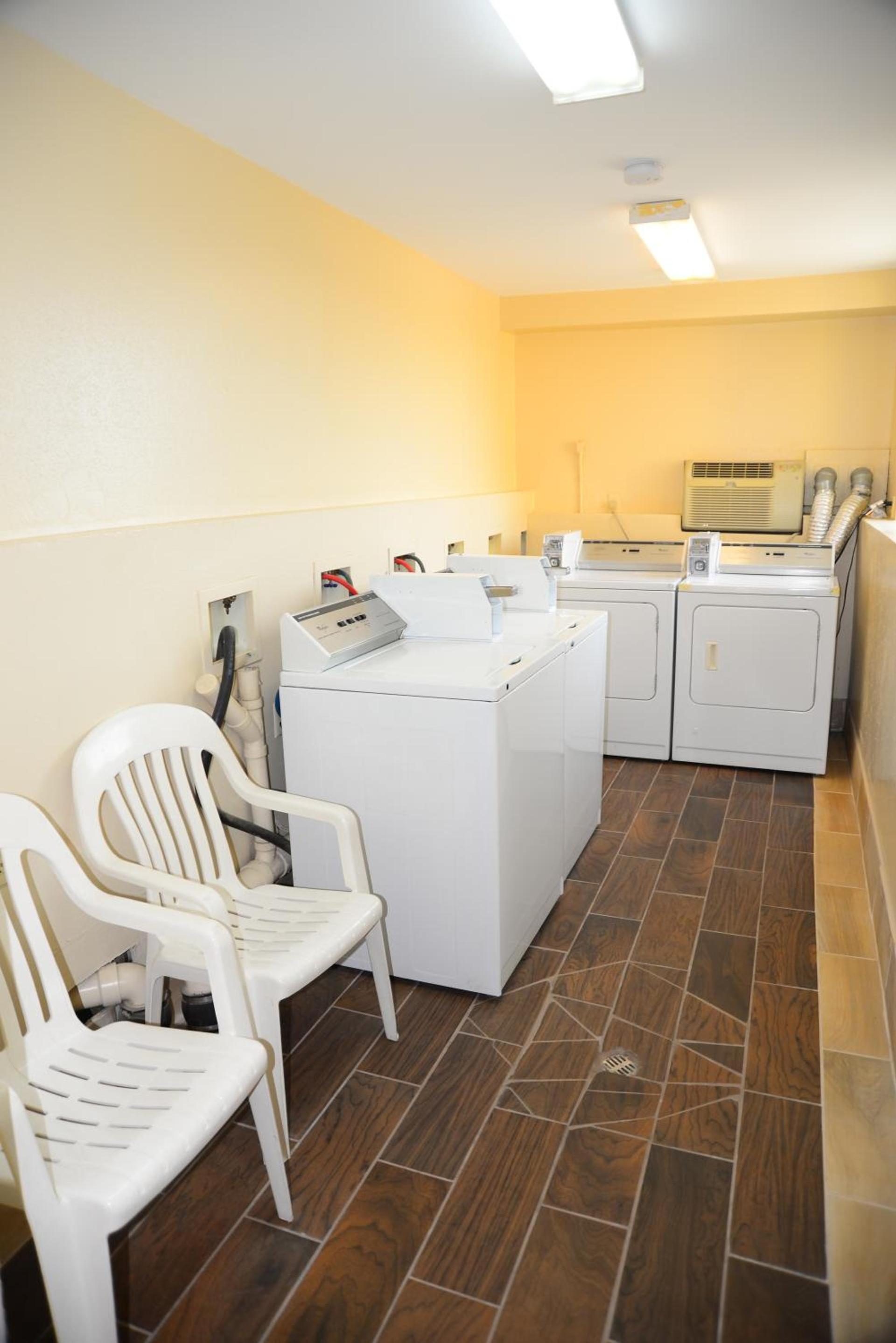 Budget Inn Express photo 12