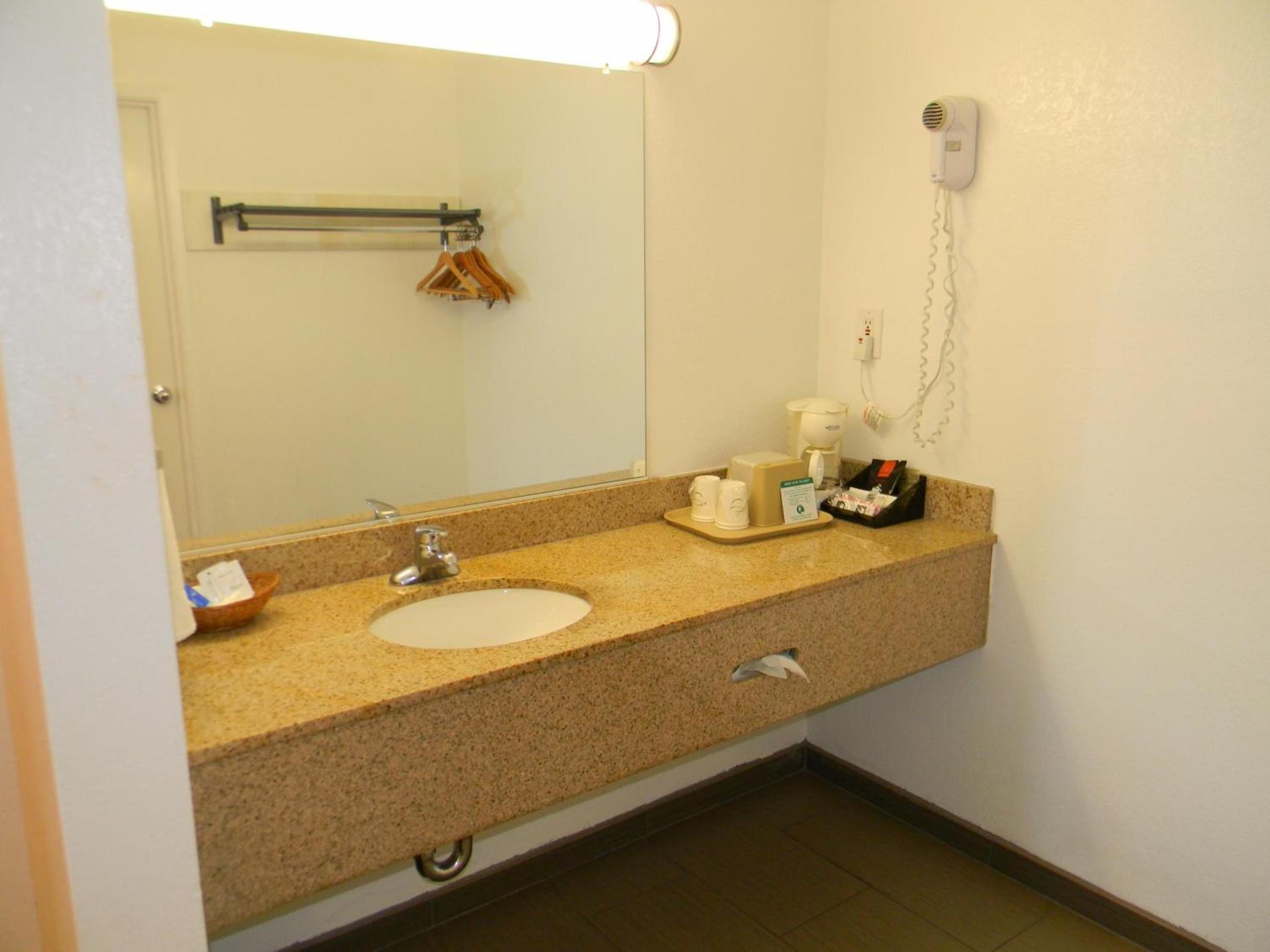 Rodeway Inn Alameda-Oakland photo 18