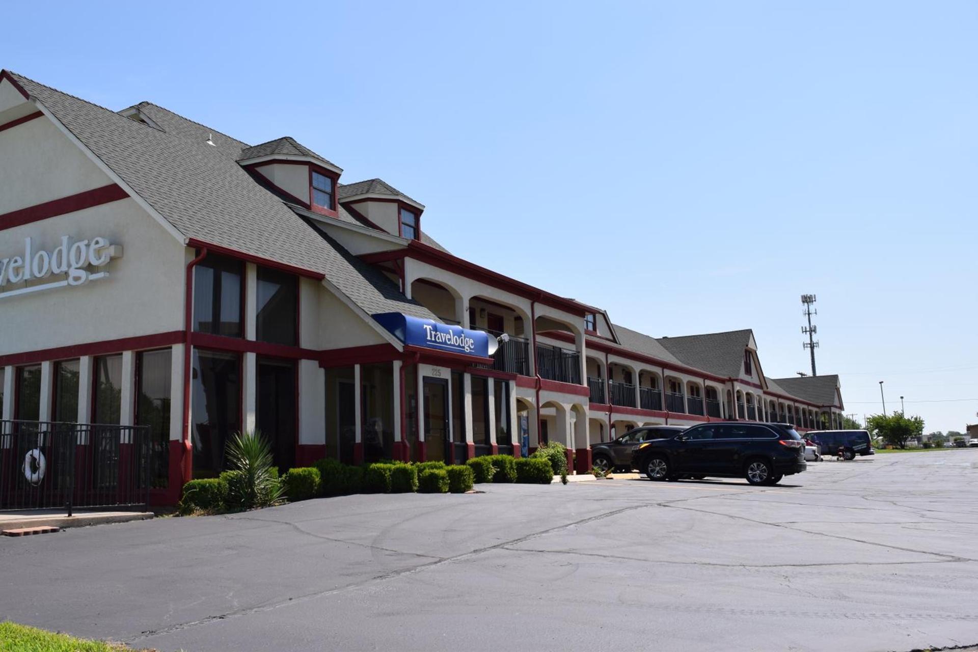 Super 8 by Wyndham Norman West OK photo 2