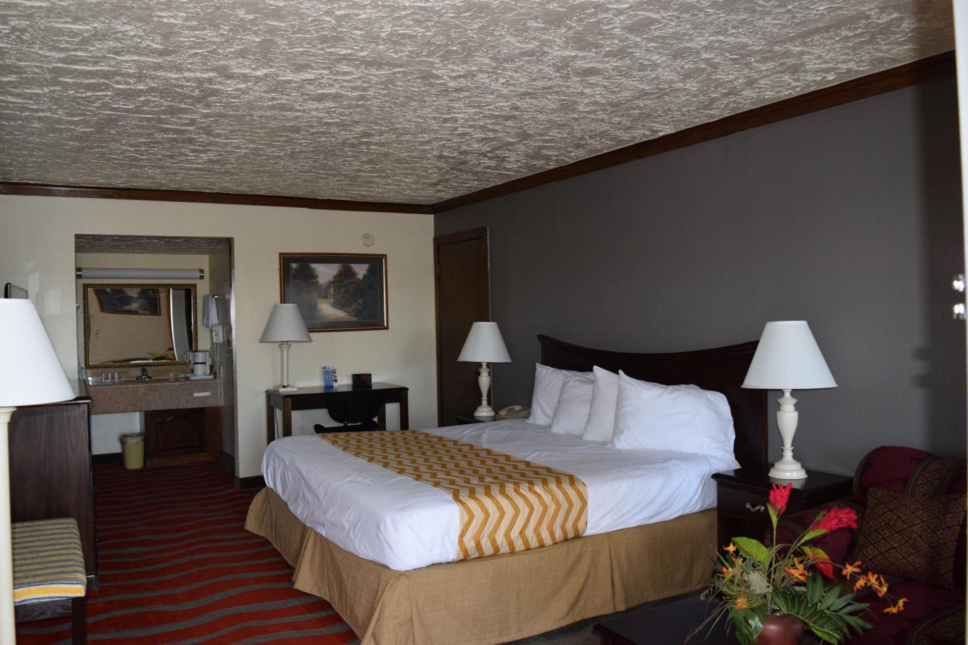 Super 8 by Wyndham Norman West OK photo 13