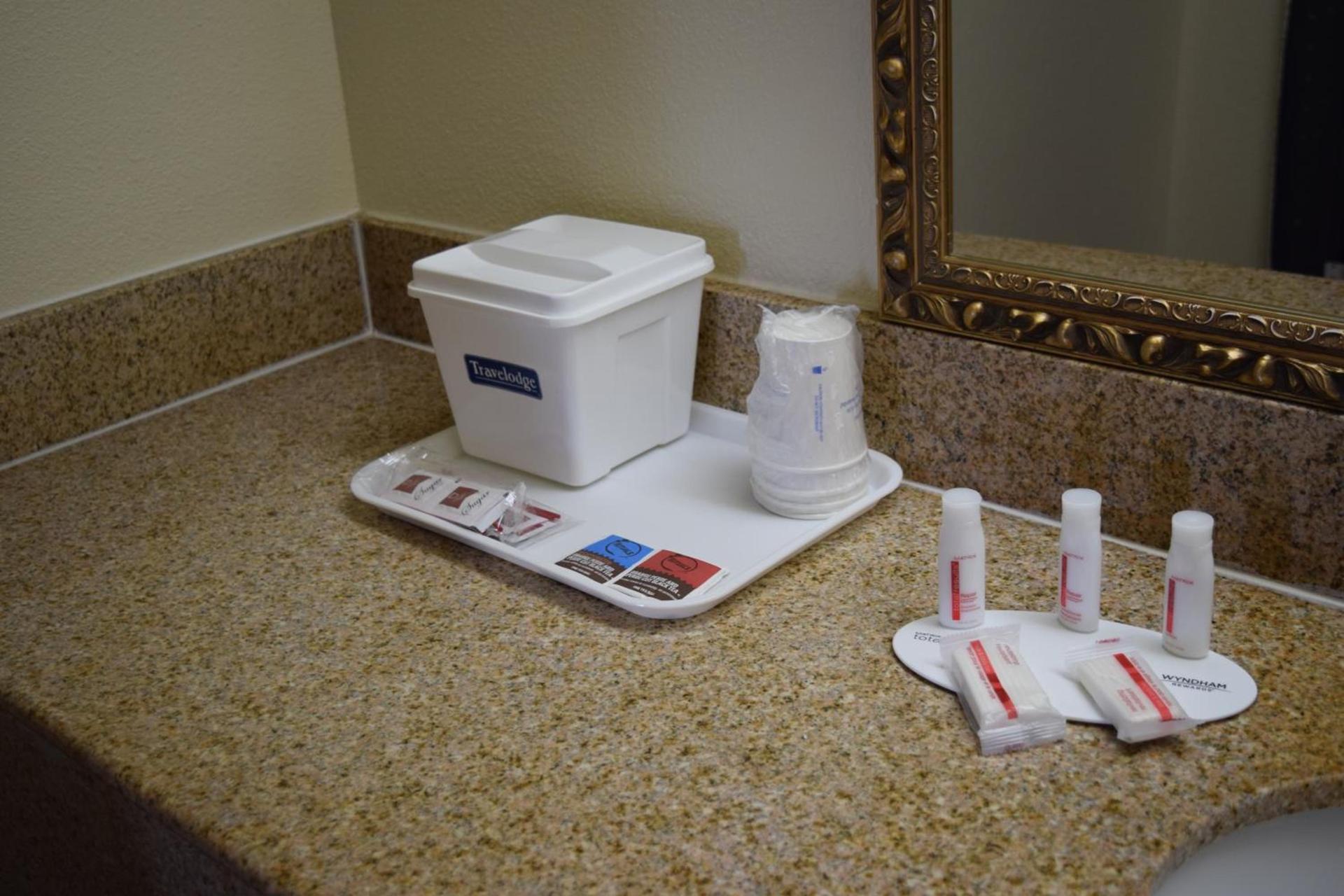 Super 8 by Wyndham Norman West OK photo 14