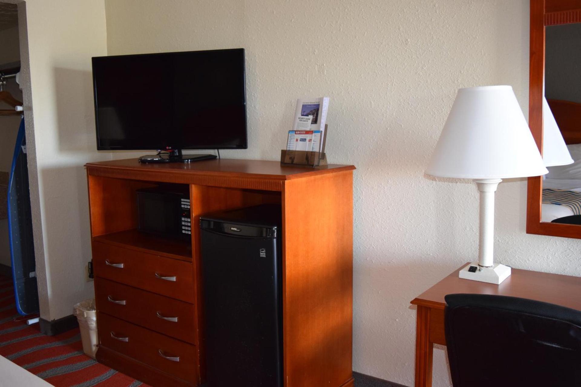 Super 8 by Wyndham Norman West OK photo 16