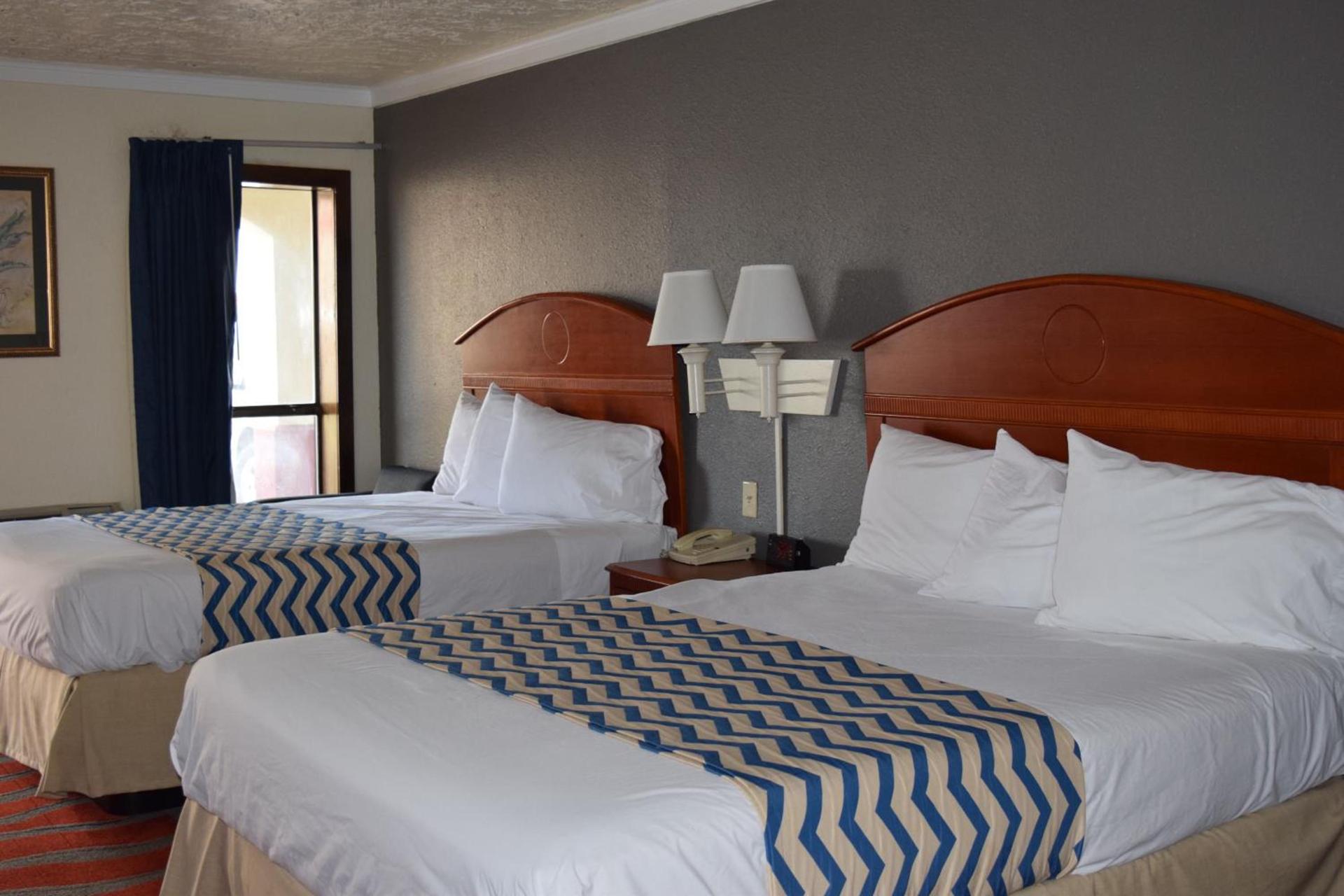 Super 8 by Wyndham Norman West OK photo 18