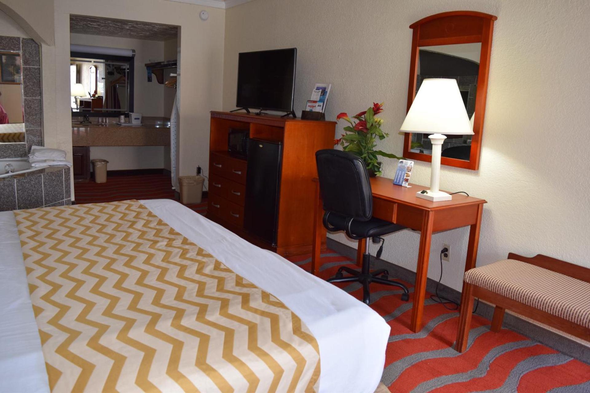 Super 8 by Wyndham Norman West OK photo 24