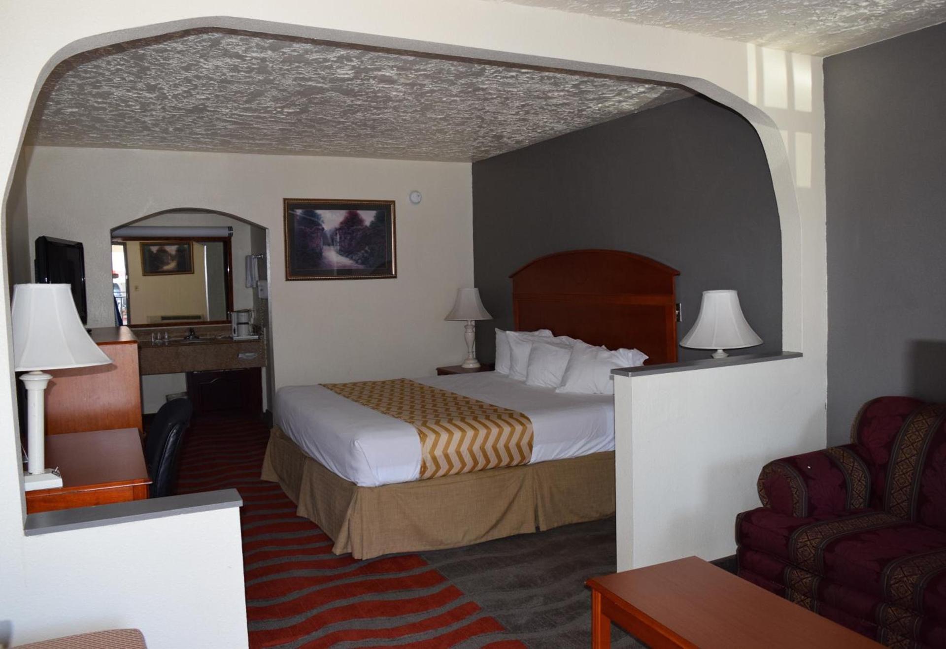 Super 8 by Wyndham Norman West OK photo 25