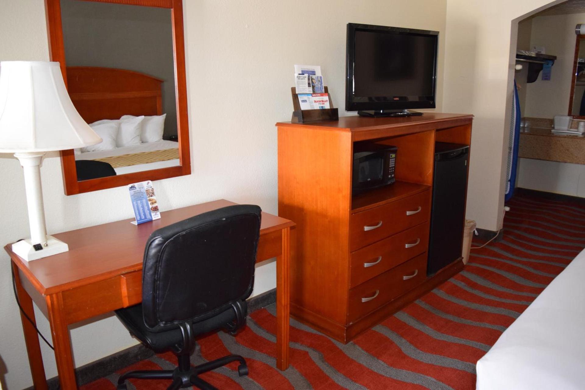 Super 8 by Wyndham Norman West OK photo 31