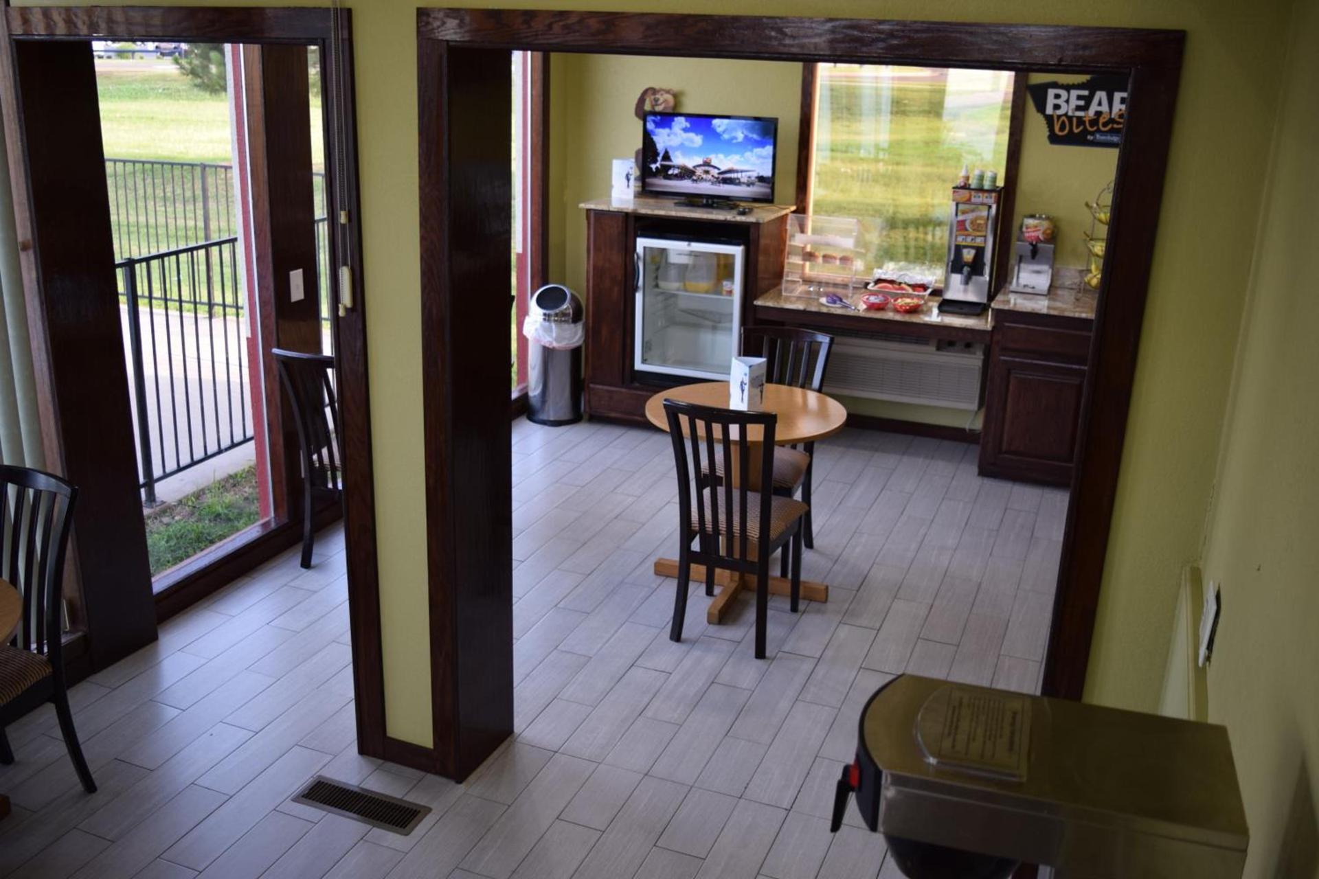 Super 8 by Wyndham Norman West OK photo 34