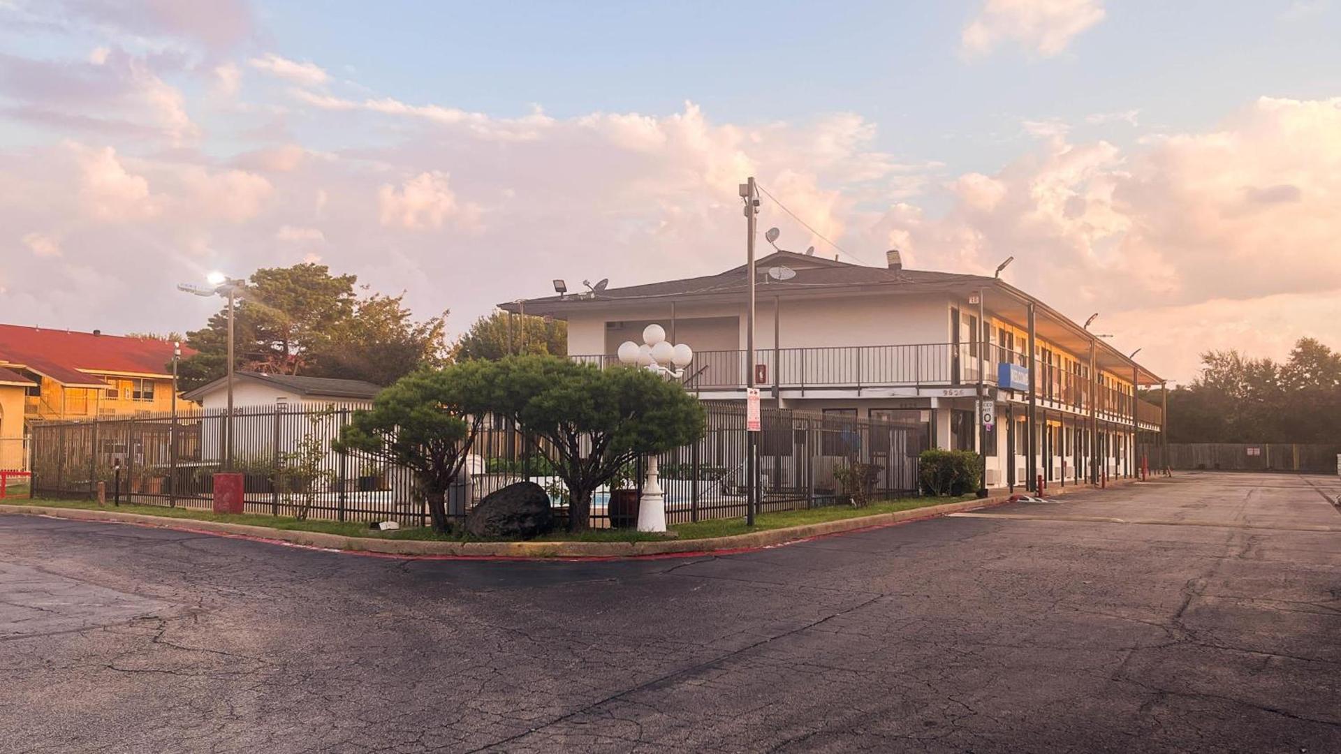 Motel 6 Dallas, TX – St. Augustine / HWY 175 photo 25
