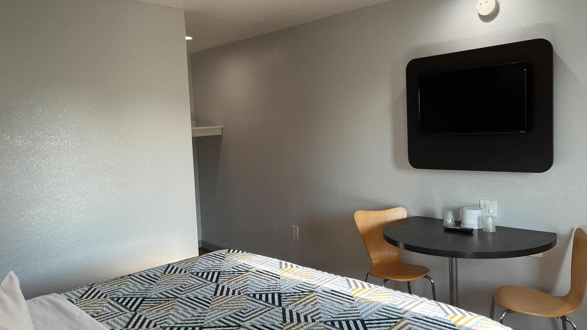 Motel 6 Dallas, TX – St. Augustine / HWY 175 photo 18