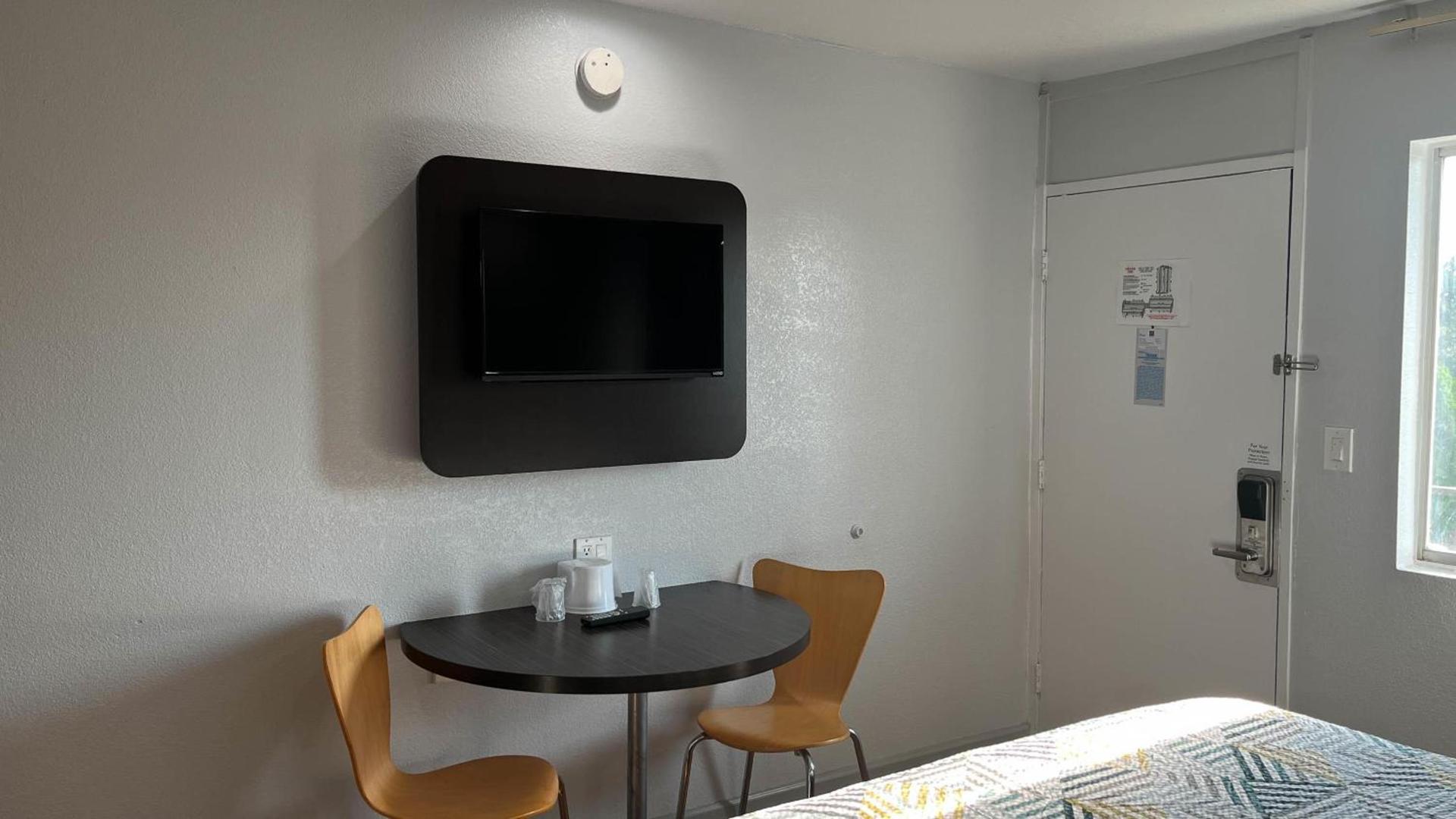 Motel 6 Dallas, TX – St. Augustine / HWY 175 photo 16