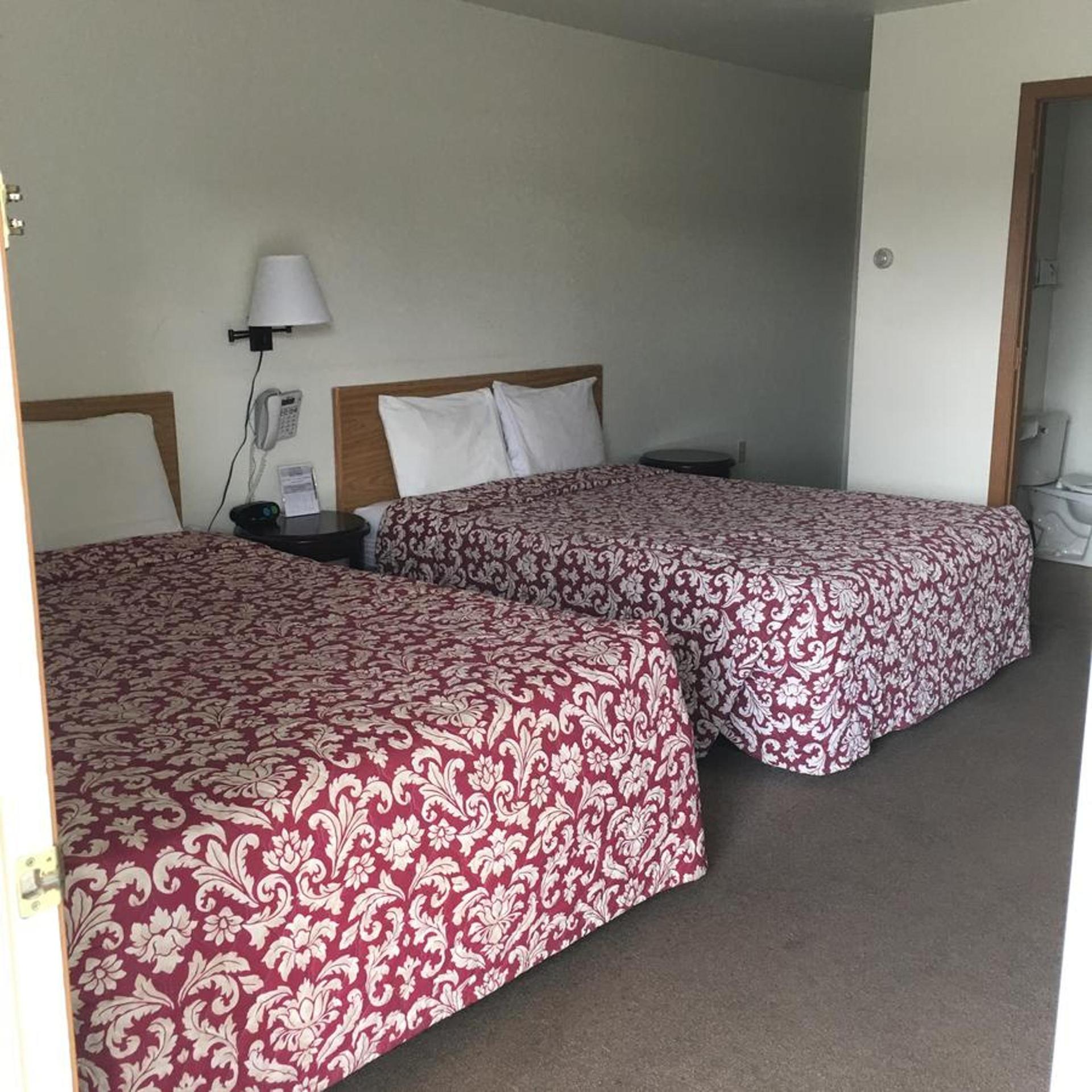 Tarragon Motel photo 25