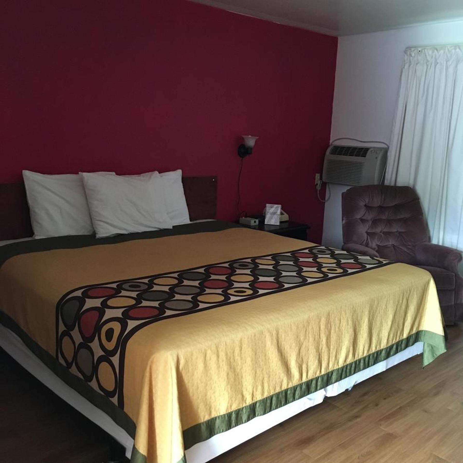 Tarragon Motel photo 12