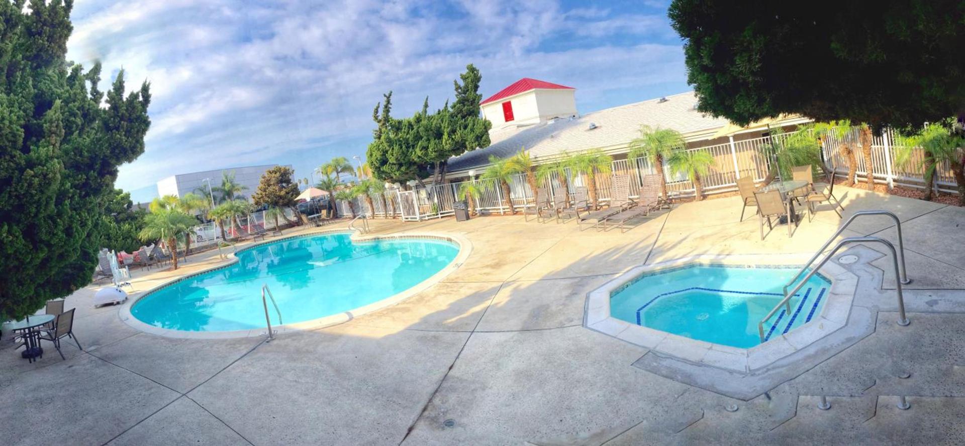 Ramada by Wyndham Torrance photo 17