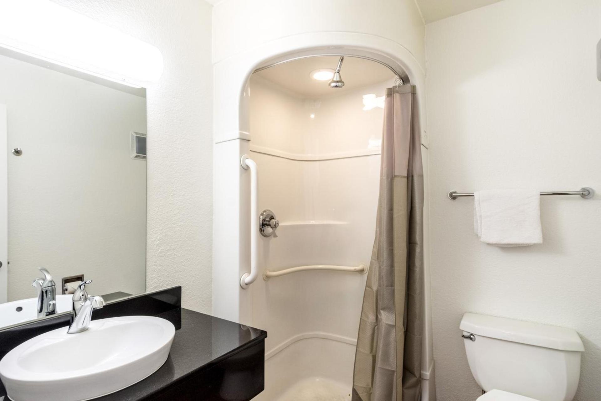 Motel 6-Redding, CA - Central photo 29