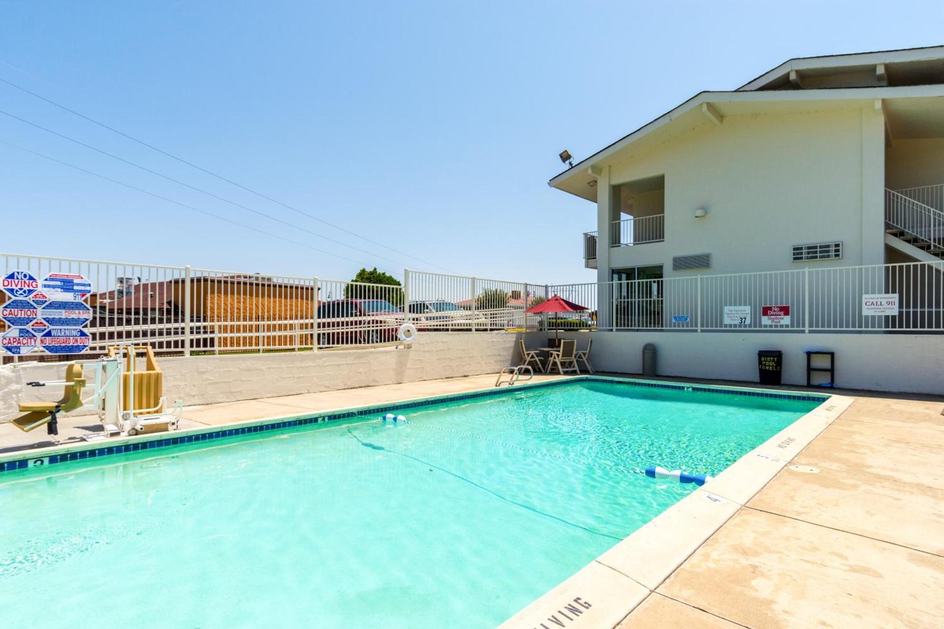 Motel 6-Redding, CA - Central photo 12