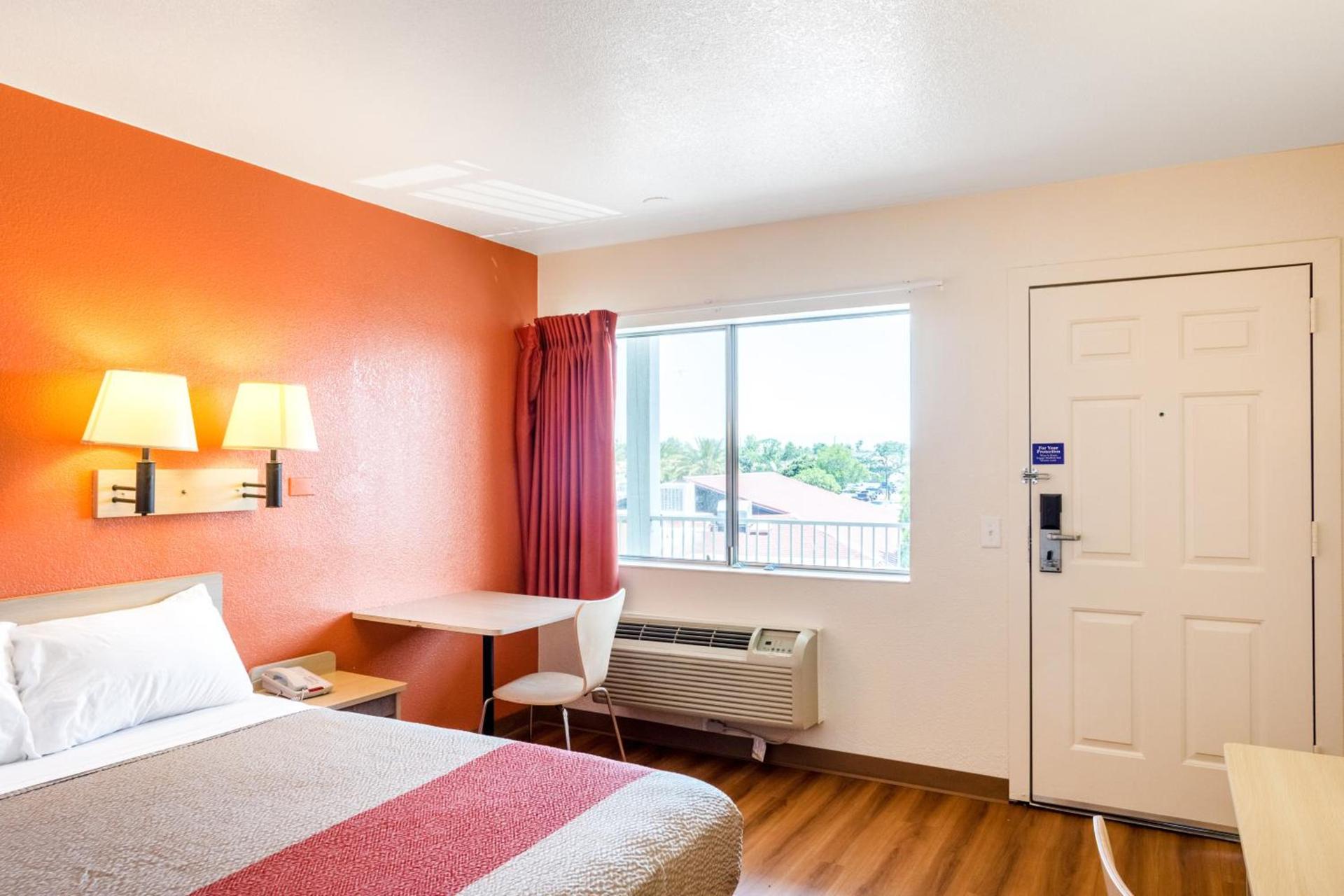 Motel 6-Redding, CA - Central photo 24