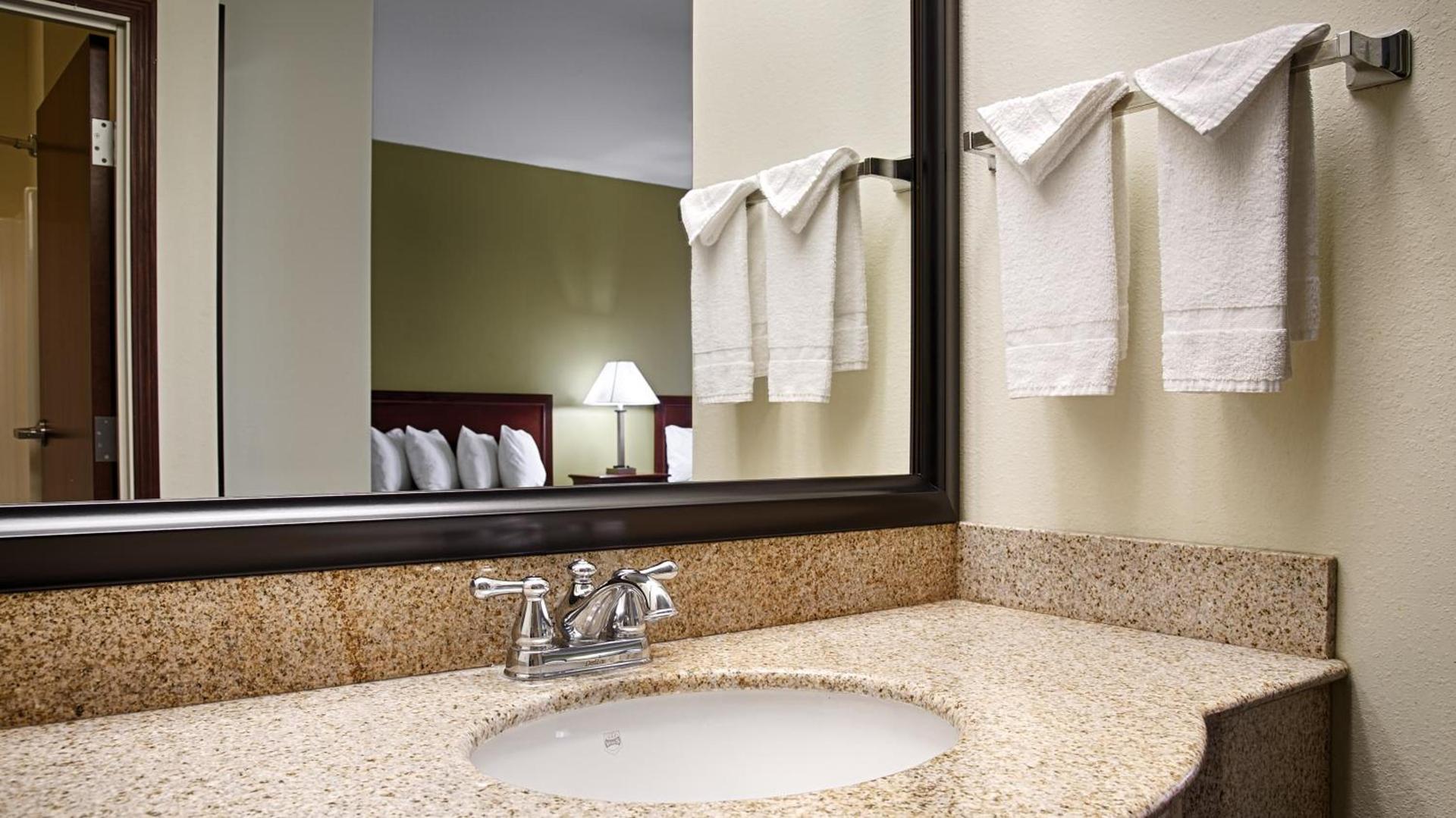Best Western Geneseo Inn photo 16