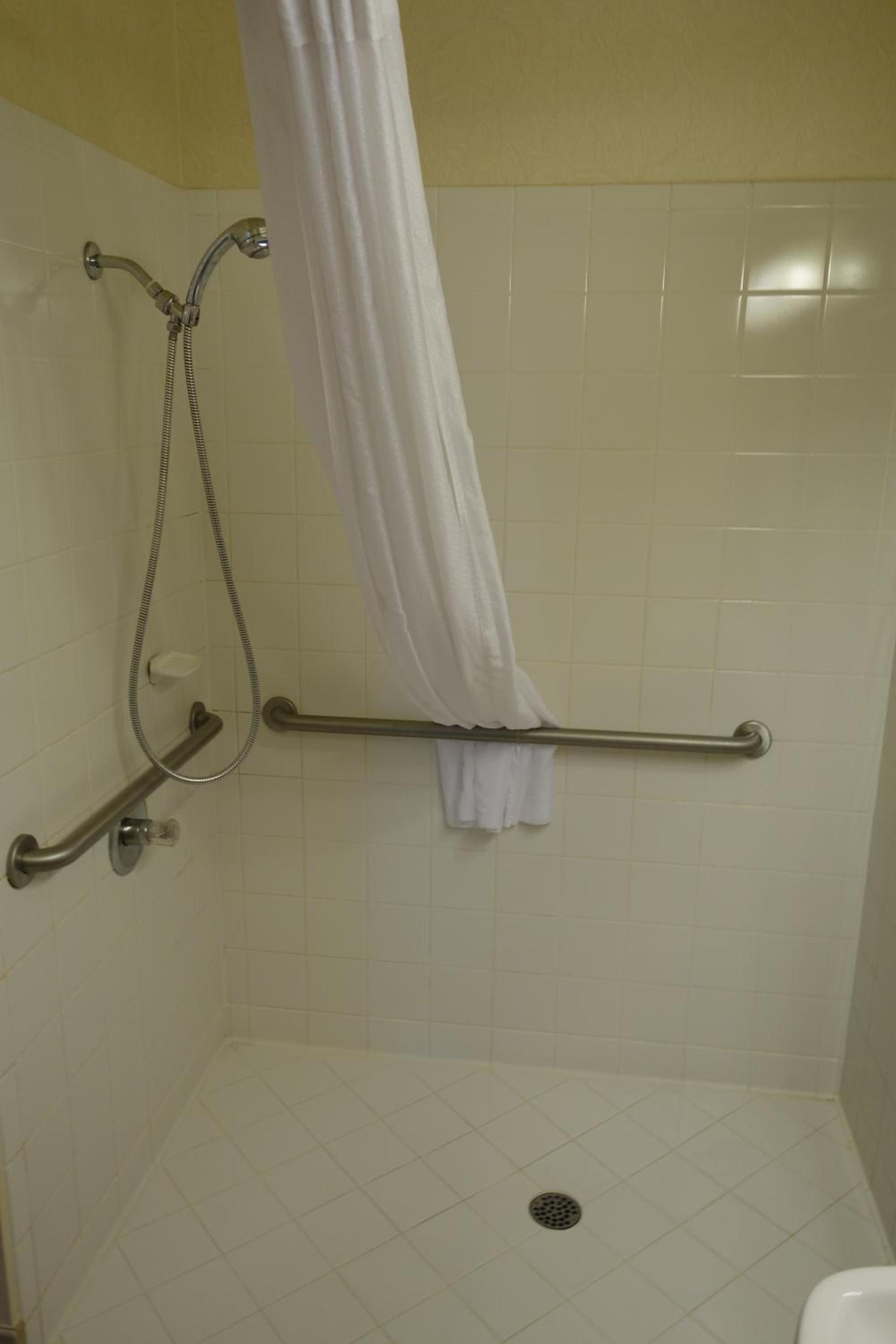 Country Inn & Suites by Radisson, West Valley City, UT photo 39