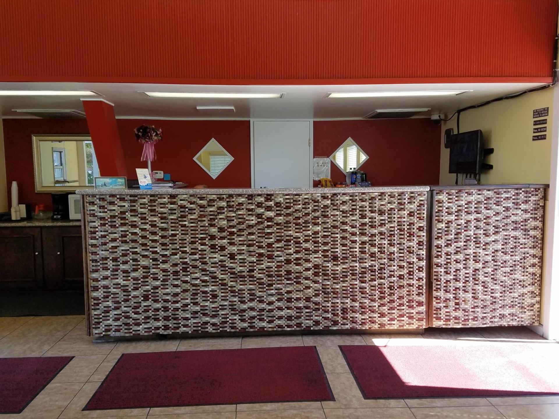 Economy Inn Fresno Yosemite '''NEWLY REMODELED''' photo 4