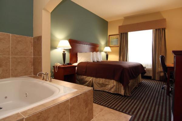 Quality Inn & Suites - Marlin photo 10