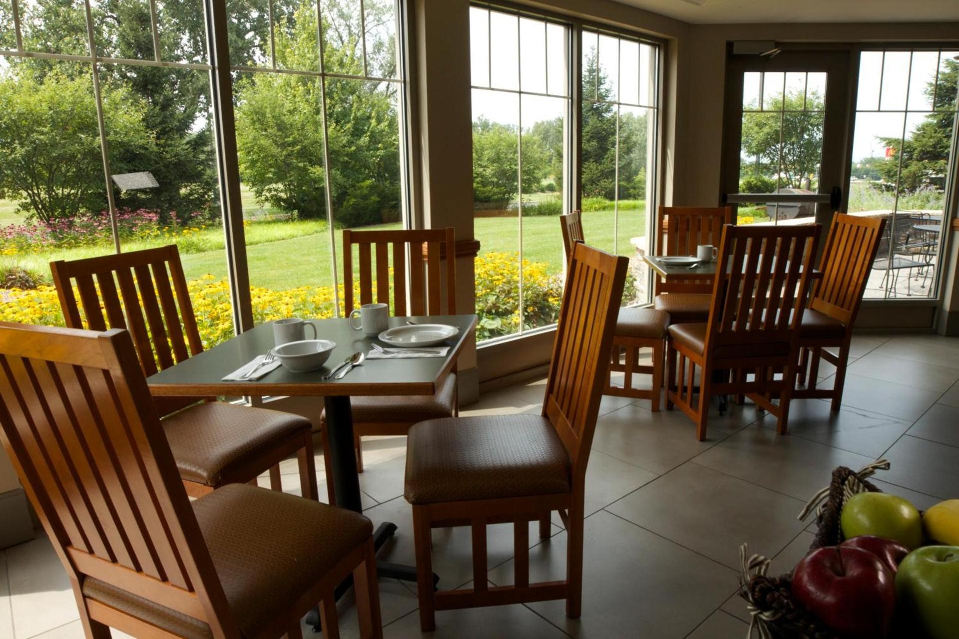 Country Inn & Suites by Radisson, Portage, IN photo 35