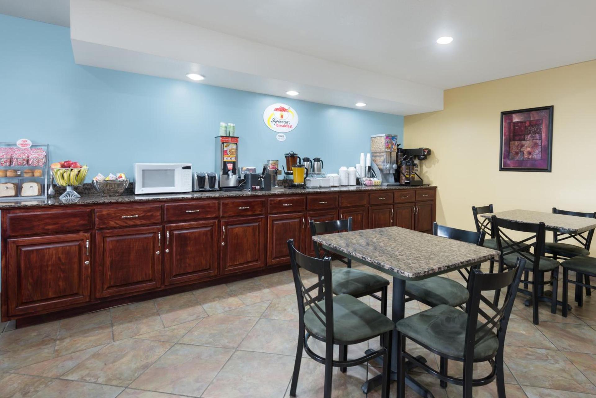 Super 8 by Wyndham Morgantown photo 20