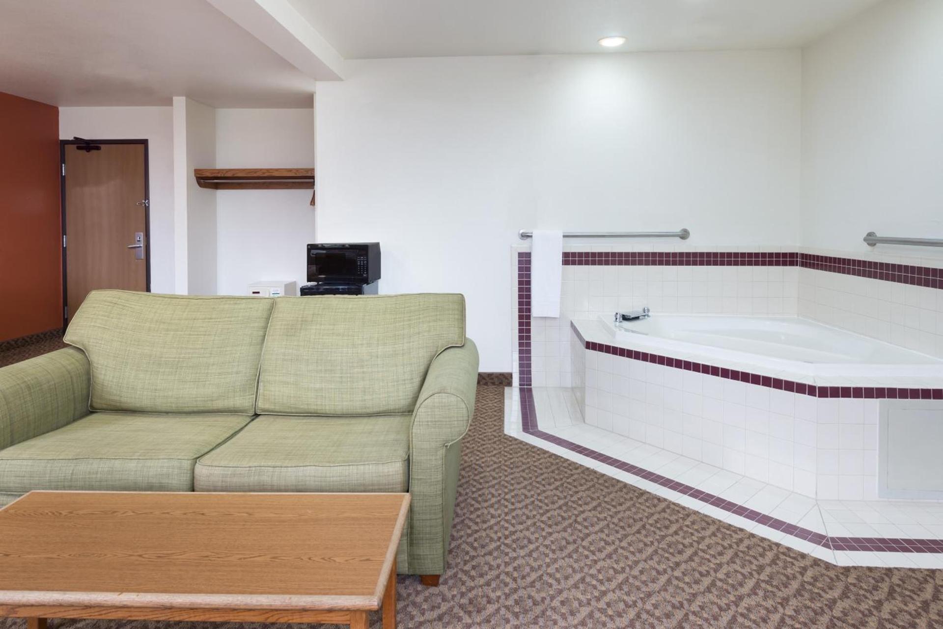 Super 8 by Wyndham Morgantown photo 28