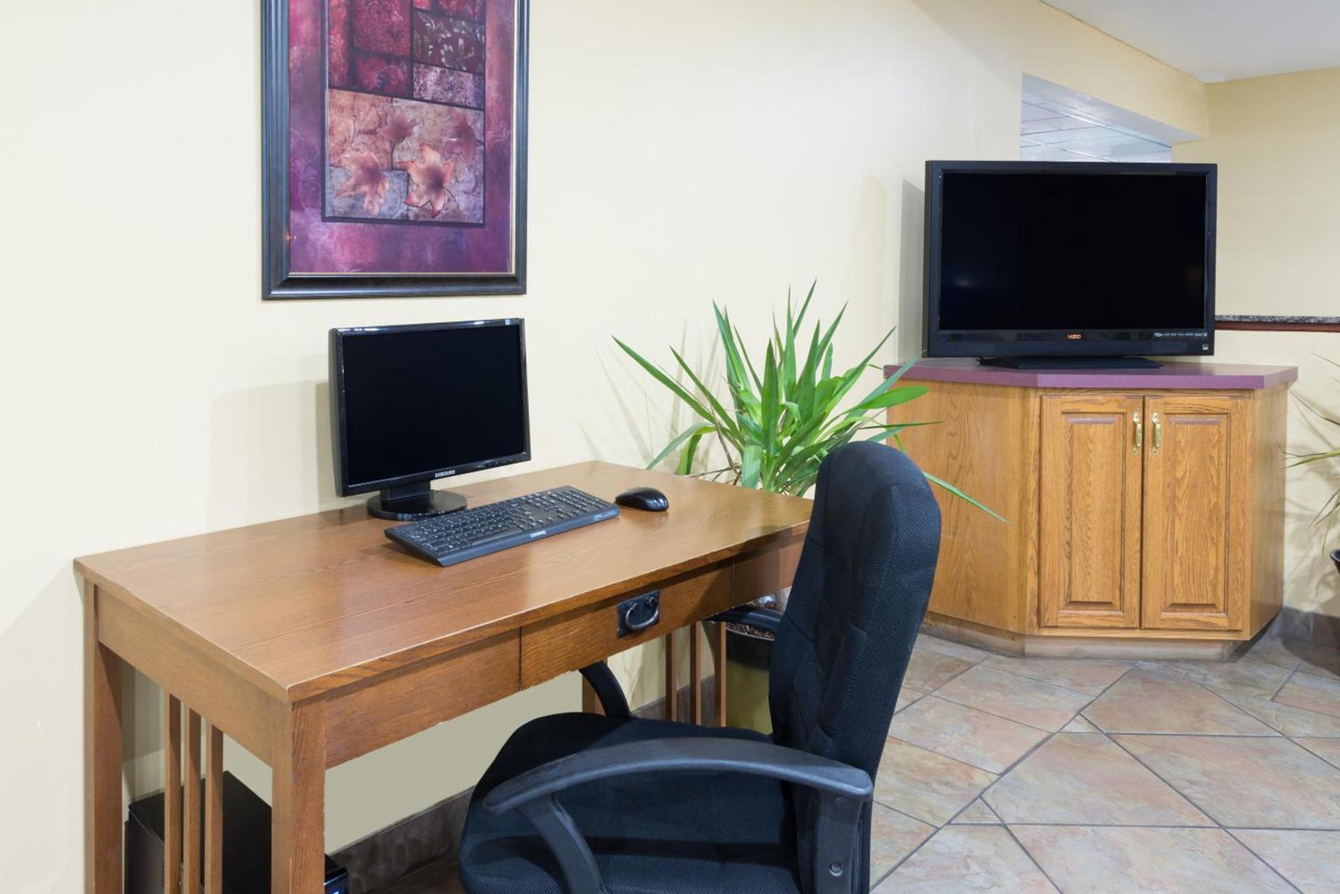 Super 8 by Wyndham Morgantown photo 21