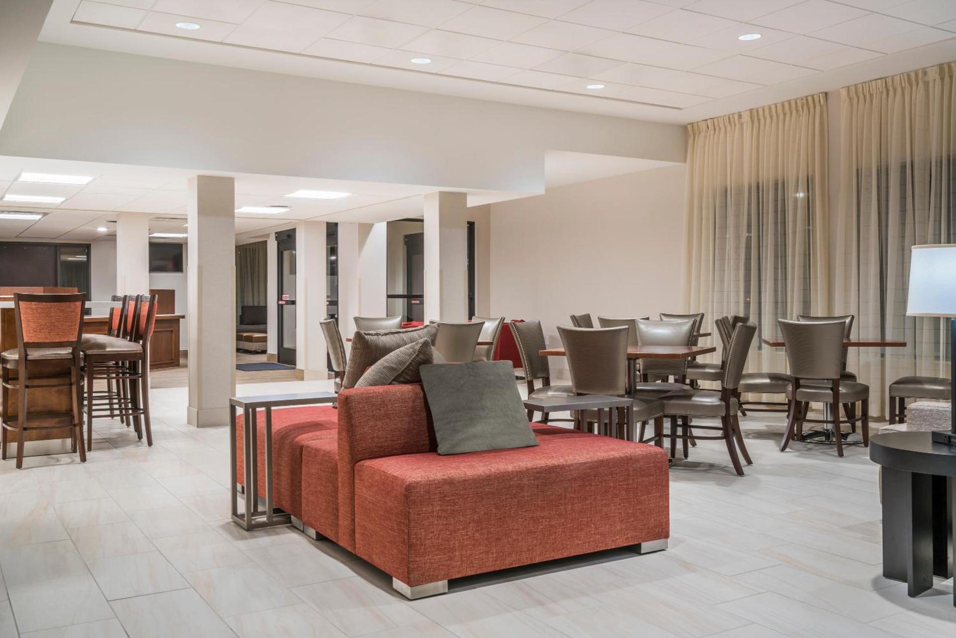 Ramada by Wyndham Minneapolis Golden Valley photo 58