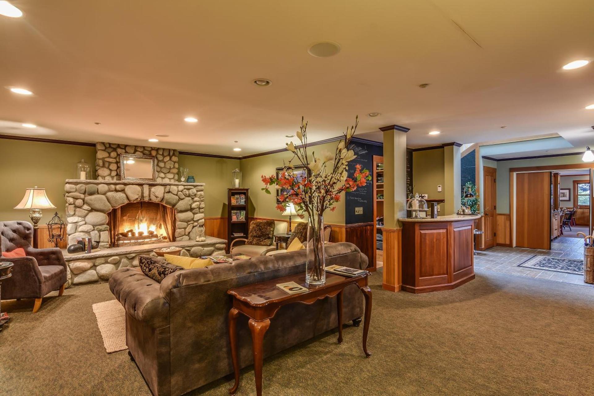 Wild Iris Inn photo 2