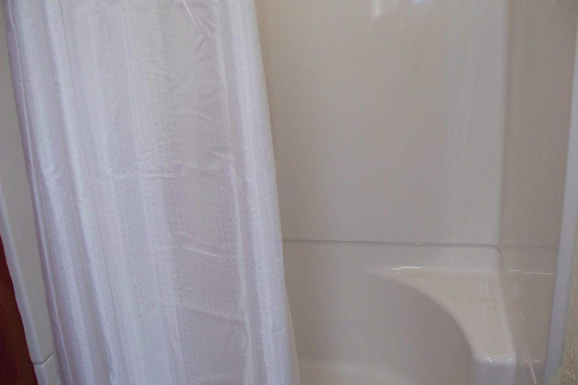 Budget Inn & Suites photo 26