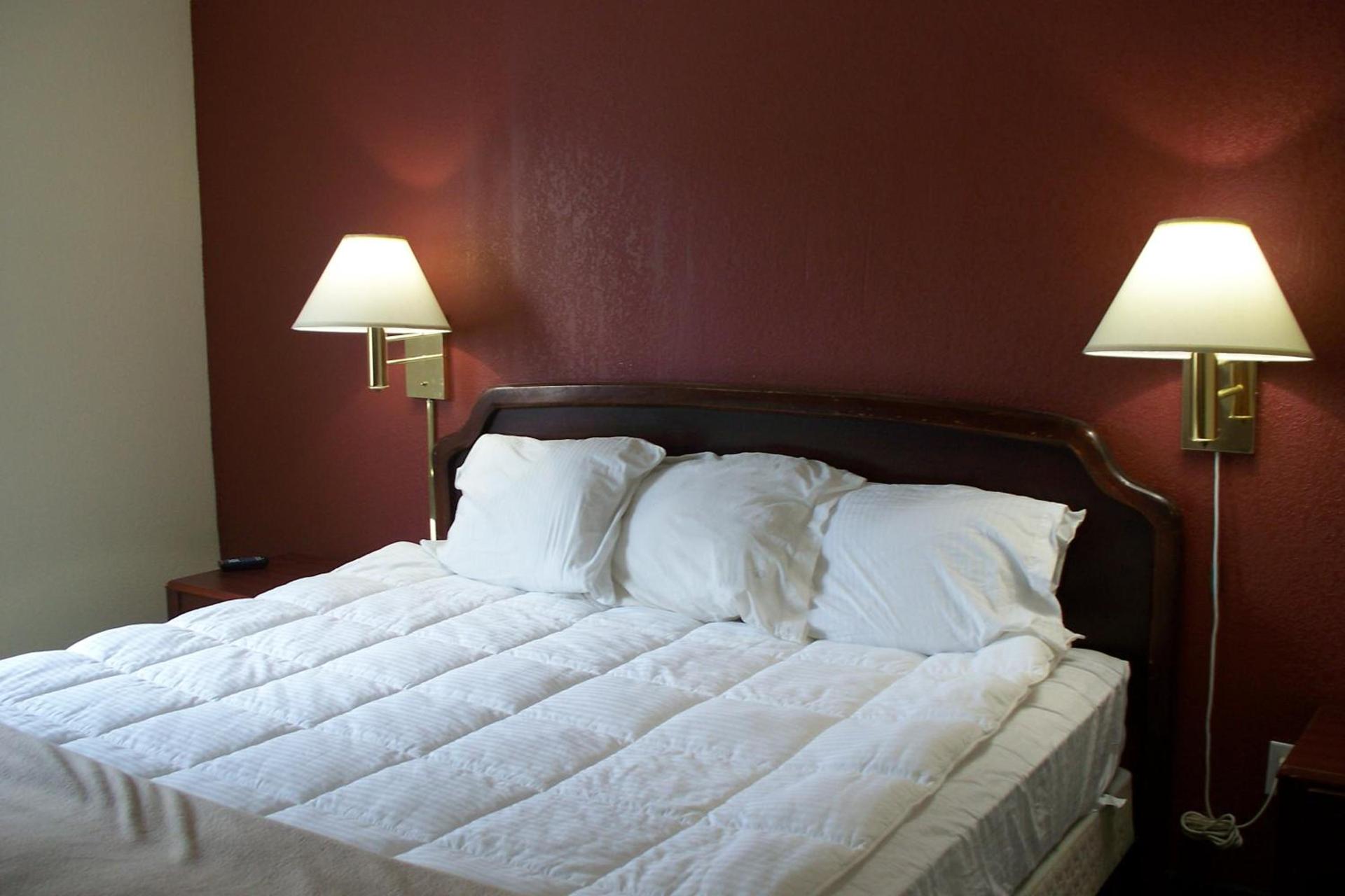 Budget Inn & Suites photo 19