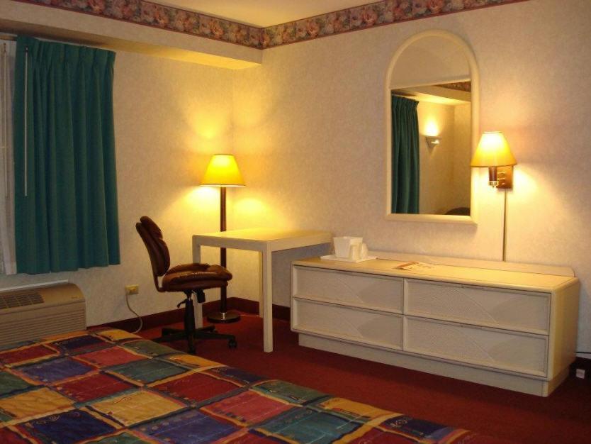 O'Hare Inn & Suites photo 13