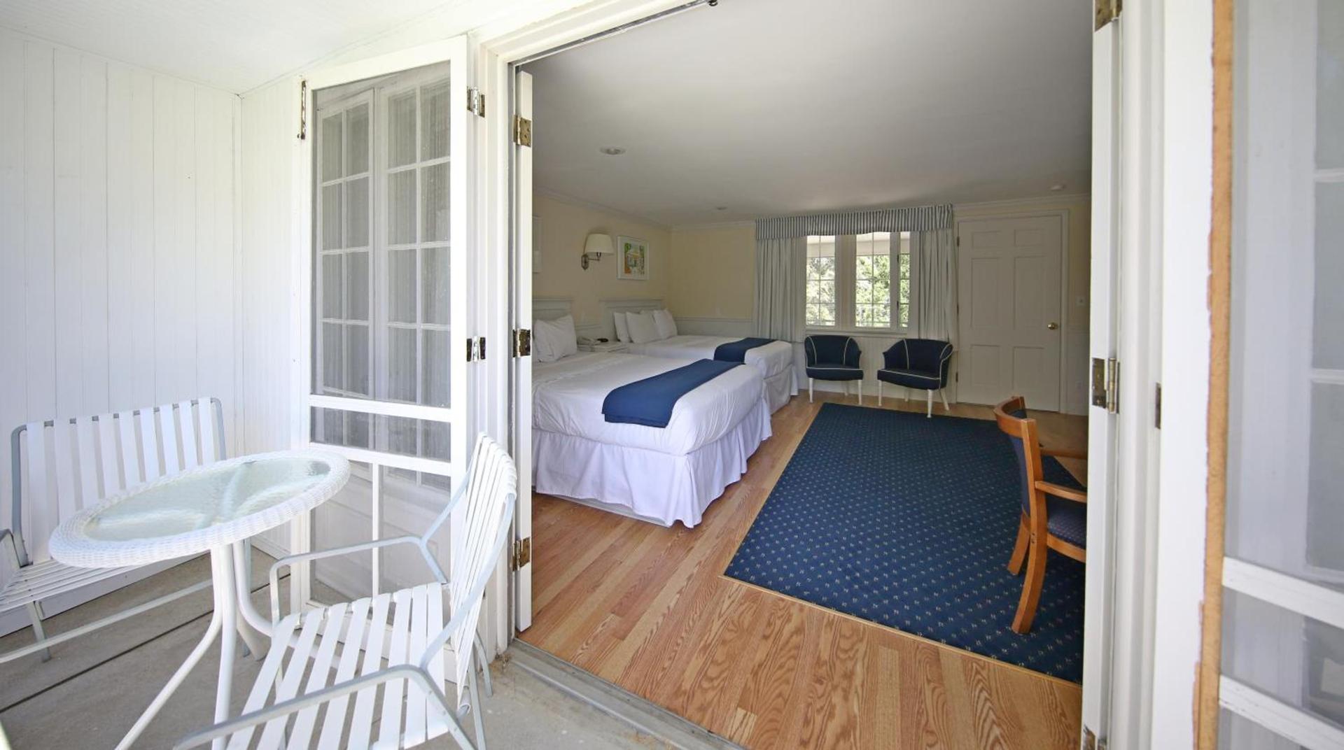 Colonial Inn Harbor Springs photo 26