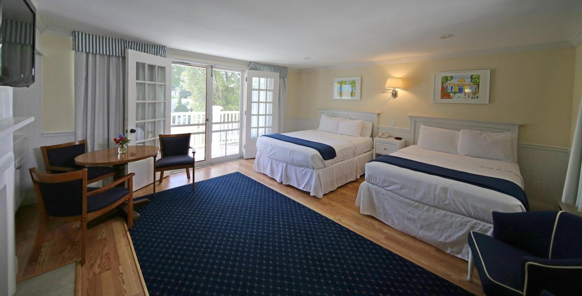 Colonial Inn Harbor Springs photo 27