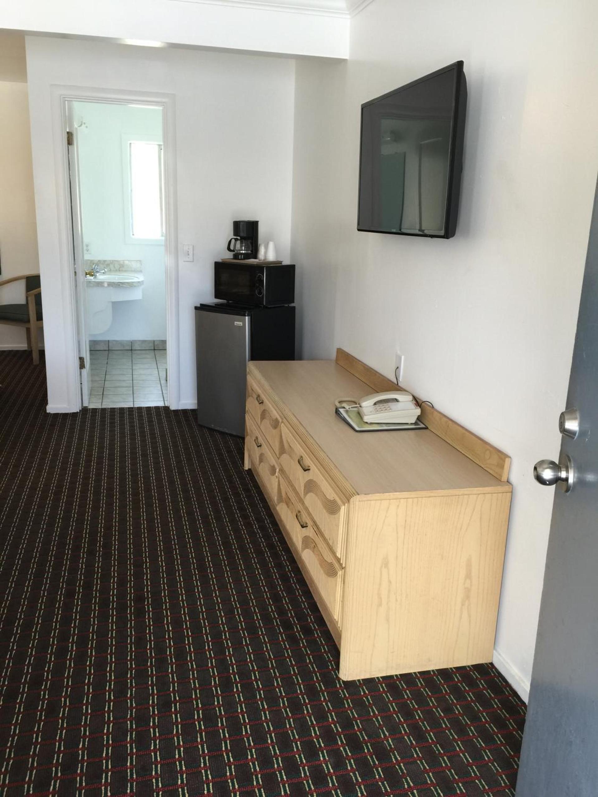 Lark Motel Willits photo 6