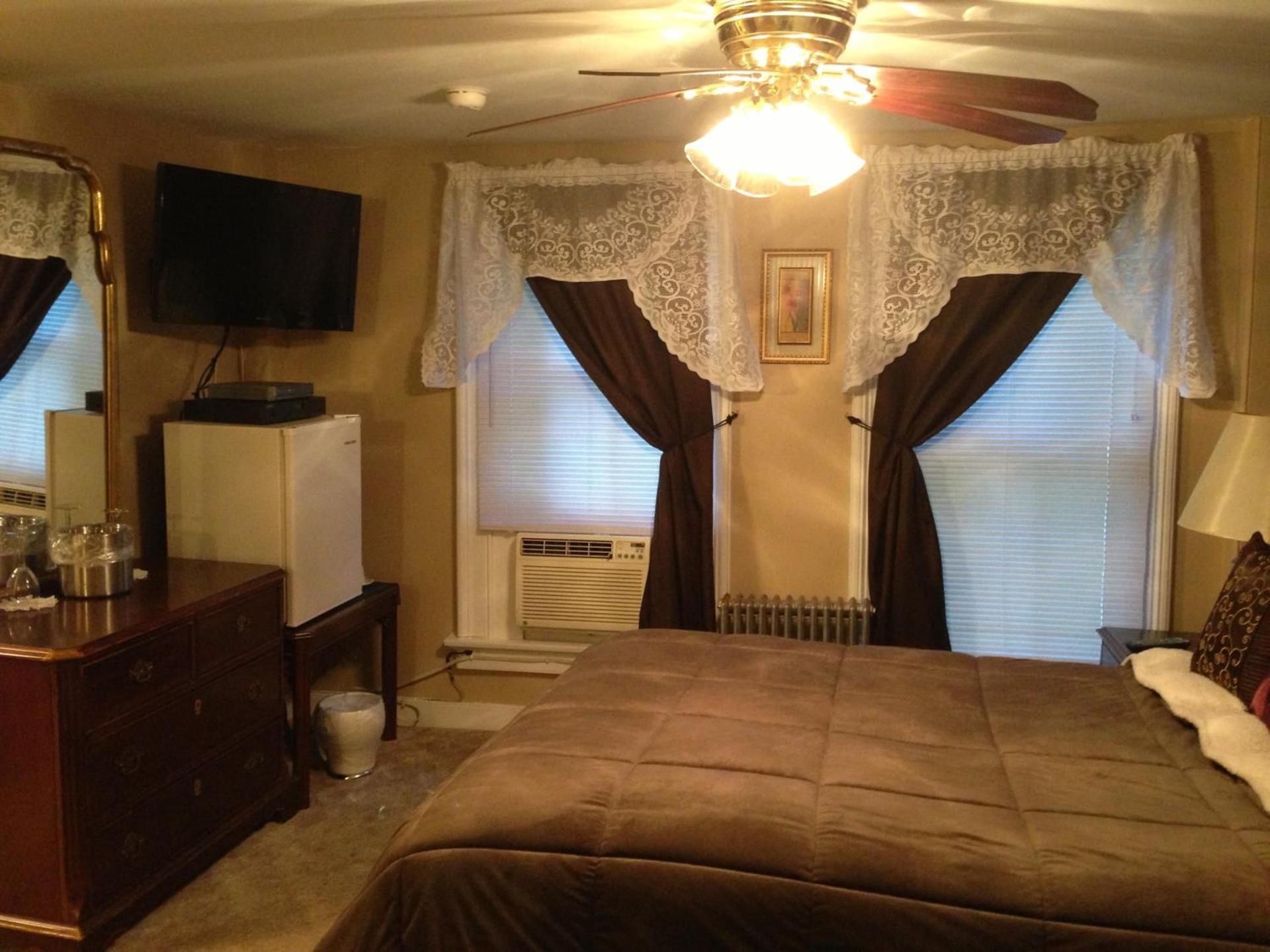 The Tunnicliff Inn photo 44
