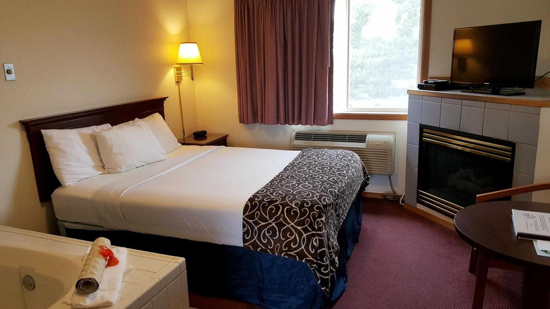 Hillcrest Inn photo 45