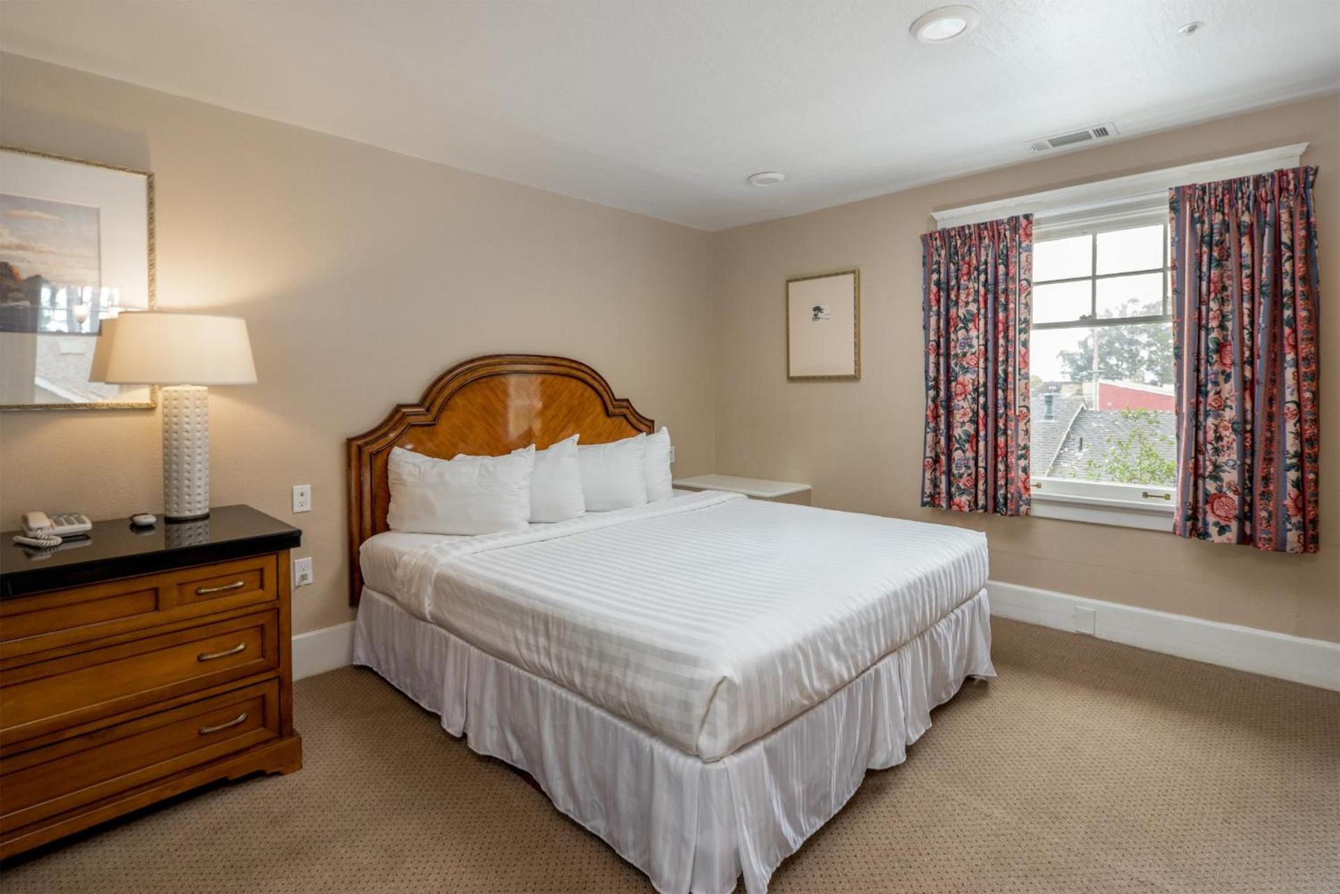 Butterfly Grove Inn photo 20