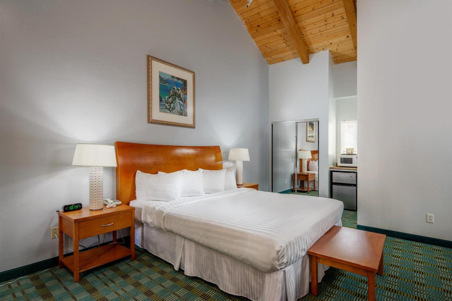 Butterfly Grove Inn photo 29