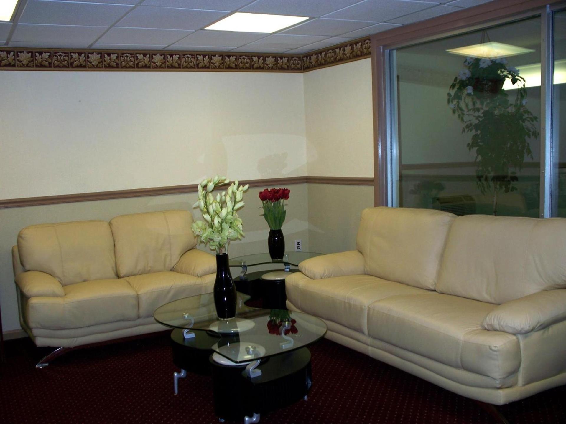 Budget Inn & Suites photo 20