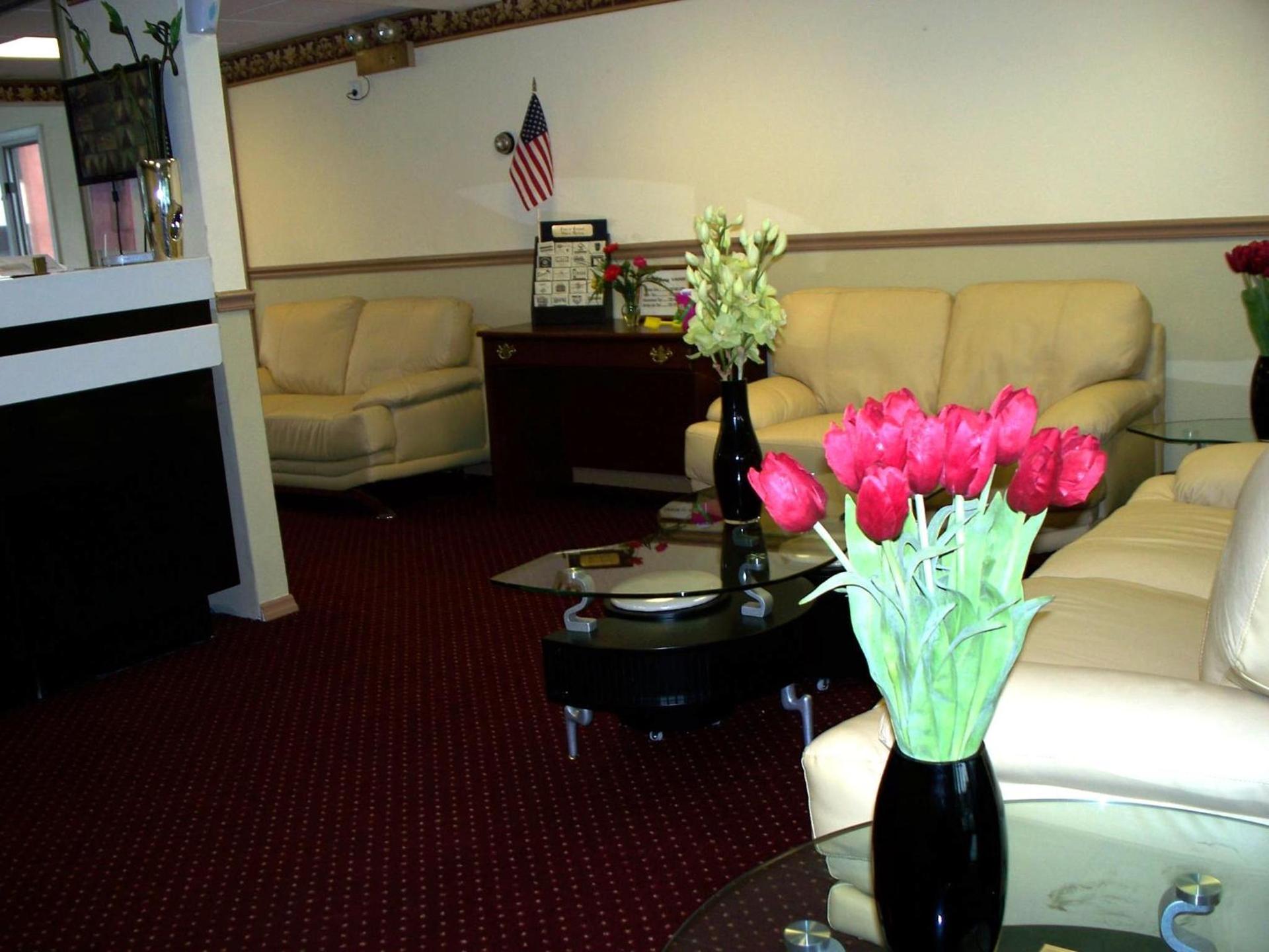 Budget Inn & Suites photo 9